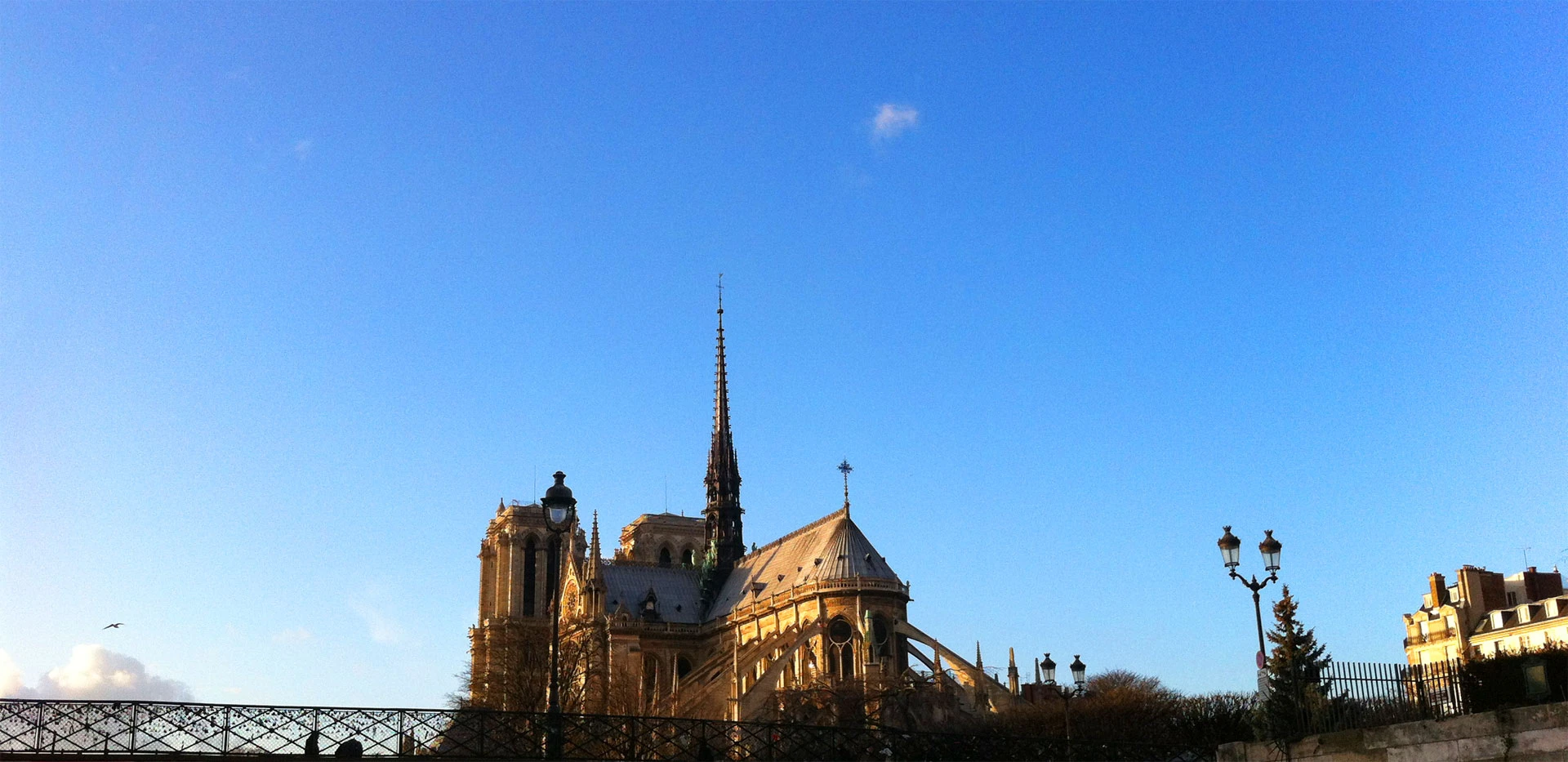 Header Paris