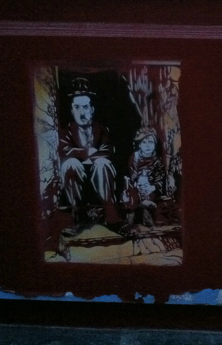 Paris-street-art-chaplin zoom