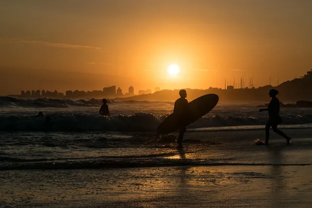 Sea Rider Ink: http://bit.ly/TPoDagui • Surfer